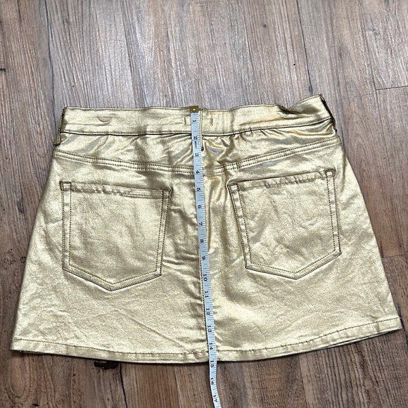 NWT- Gianni Bini Metallic Gold Mini Skirt - Picture 6 of 6